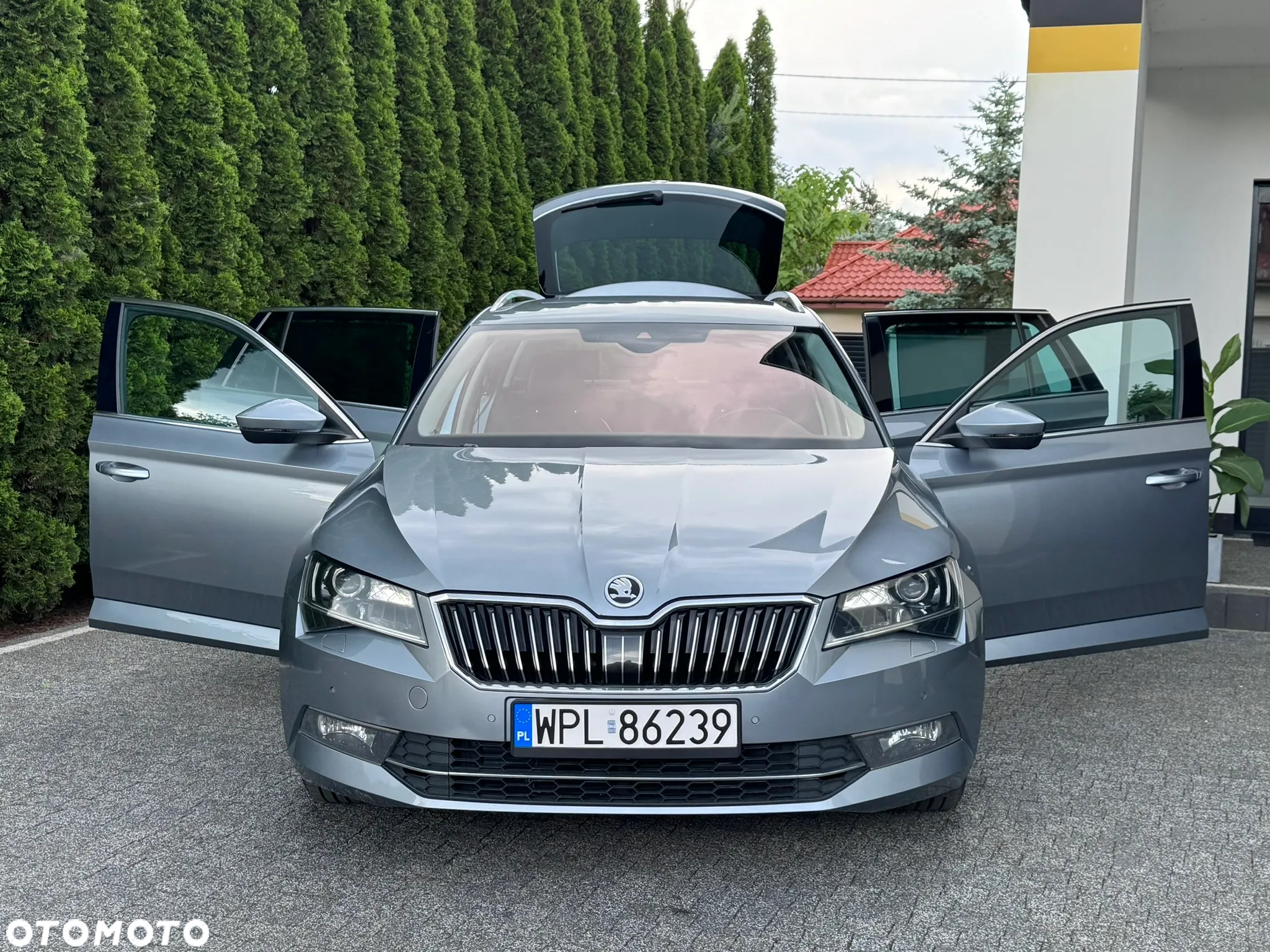 Skoda Superb 2.0 TDI Sportline DSG - 11