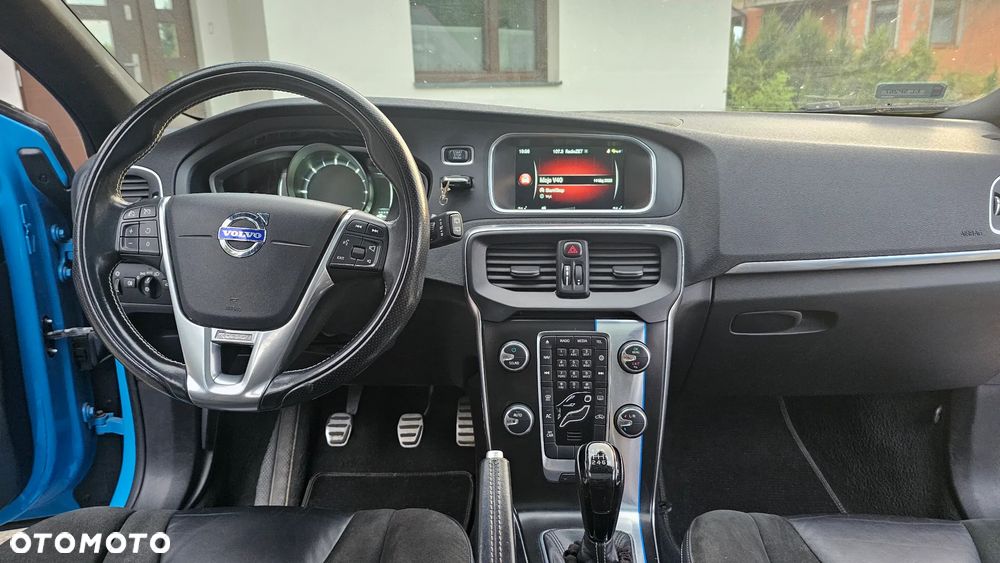 Volvo V40 D4 Drive-E R-Design Momentum - 33