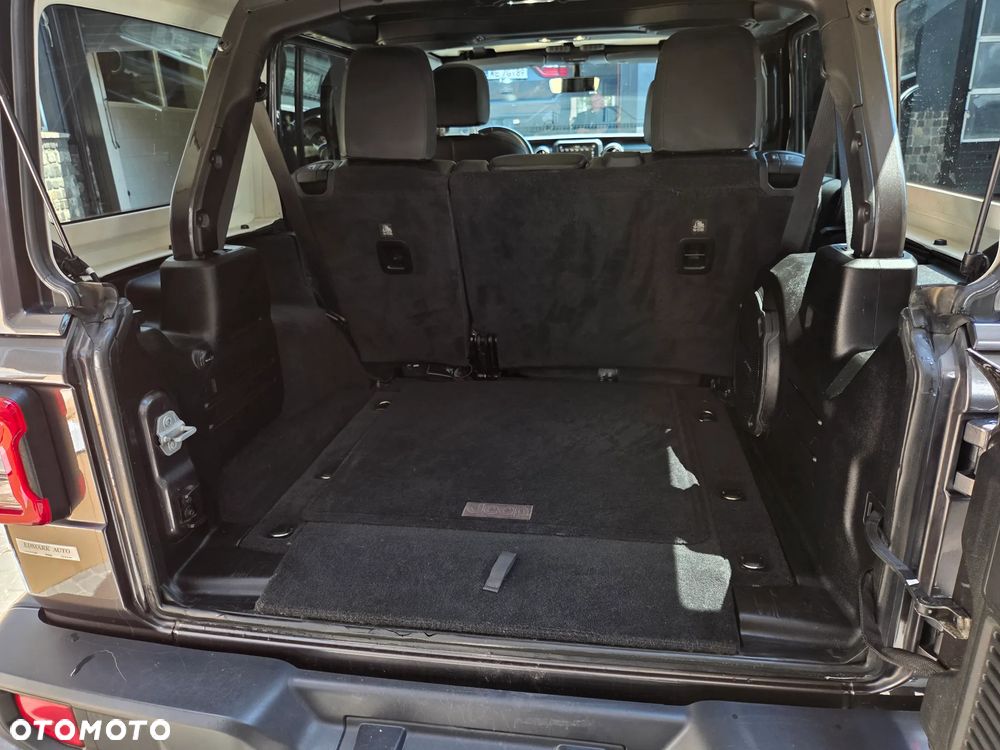 Jeep Wrangler Unlimited GME 2.0 Turbo Sahara - 29