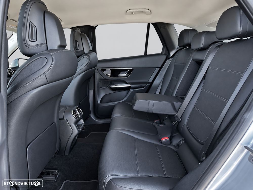 Mercedes-Benz GLC 300 e 4Matic 9G-TRONIC Avantgarde Advanced - 24