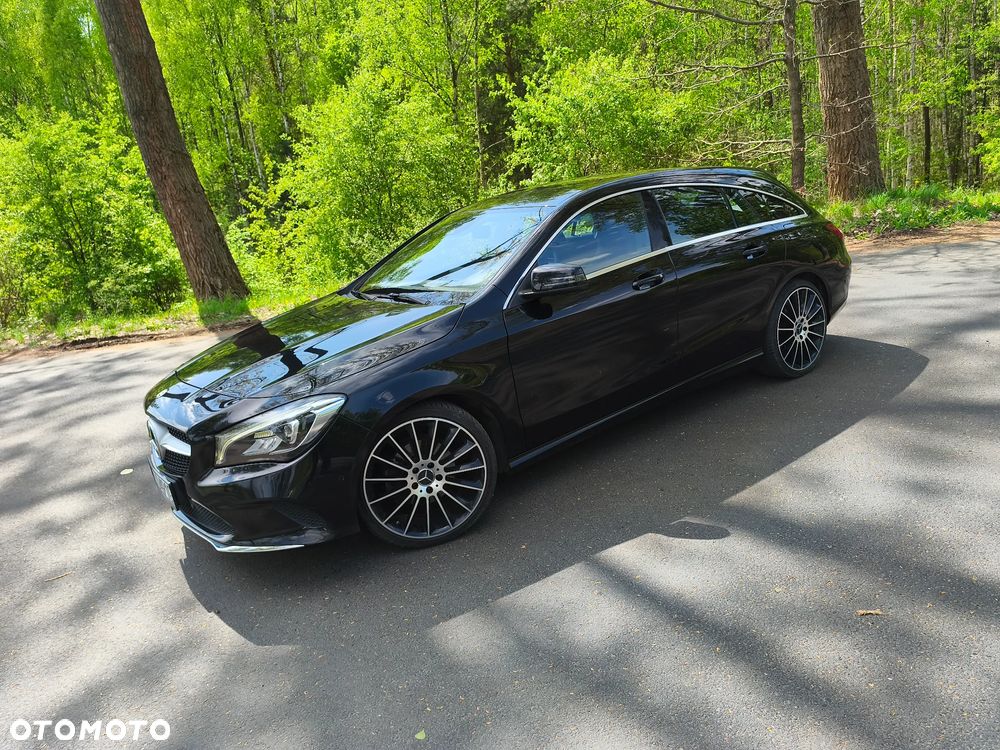 Mercedes-Benz CLA 180 AMG Line - 3