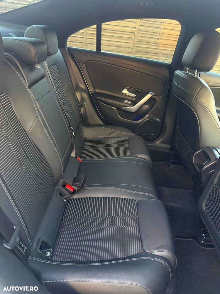 Mercedes-Benz CLA 180 7G-DCT Progressive - 39