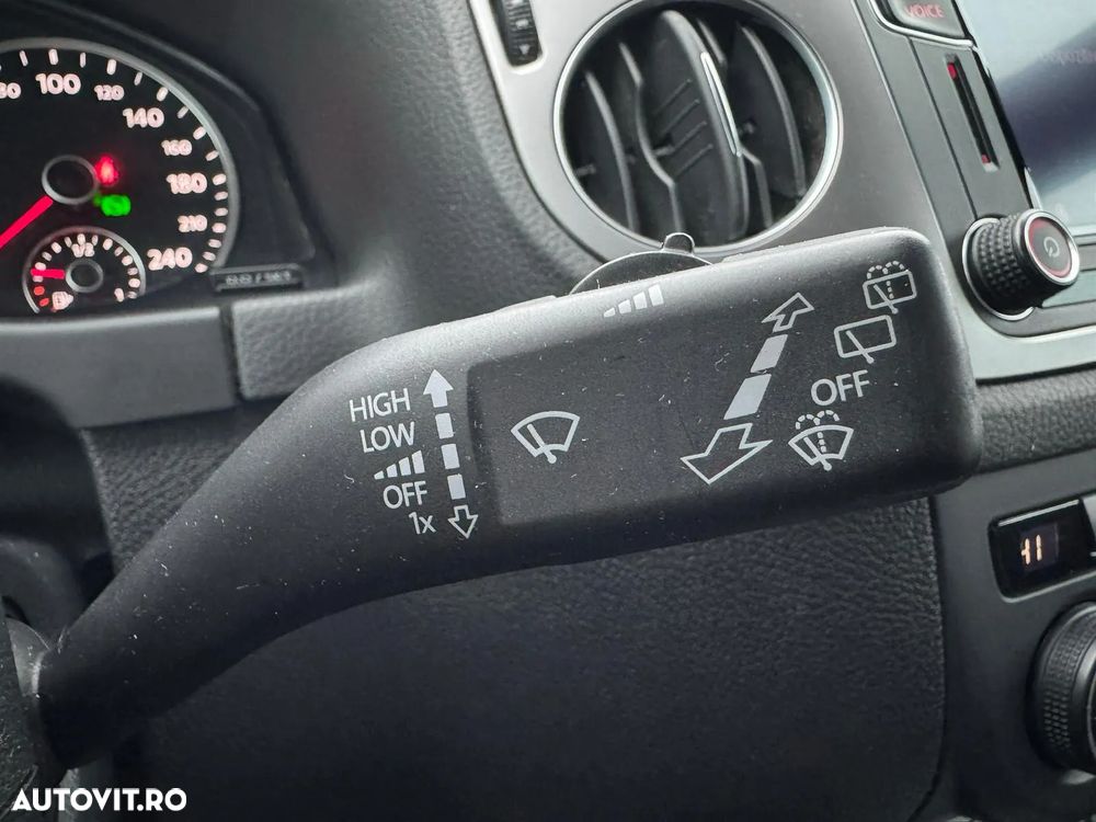 Volkswagen Tiguan 2.0 TDI SCR 4MOTION BlueMotion Technology DSG Lounge Sport & Style - 26