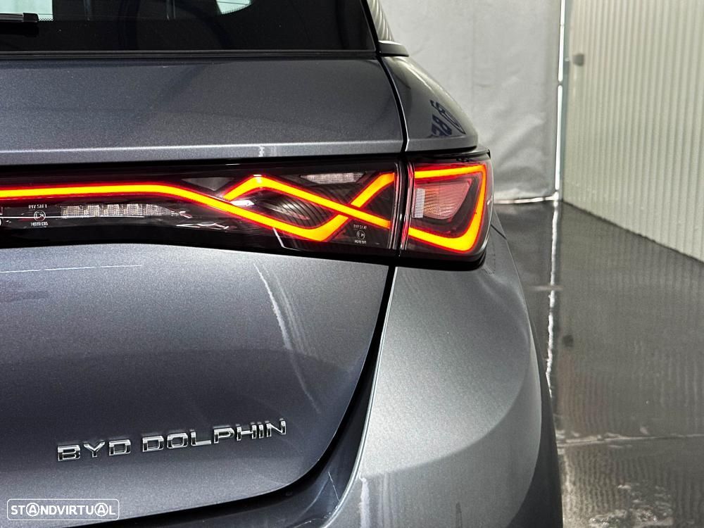 BYD Dolphin 60.4 kWh Design - 55