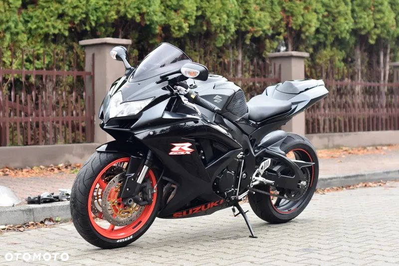 Suzuki GSX-R - 25