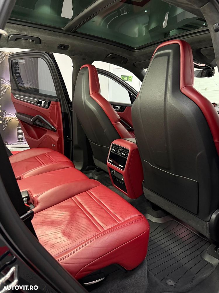 Porsche Cayenne - 11