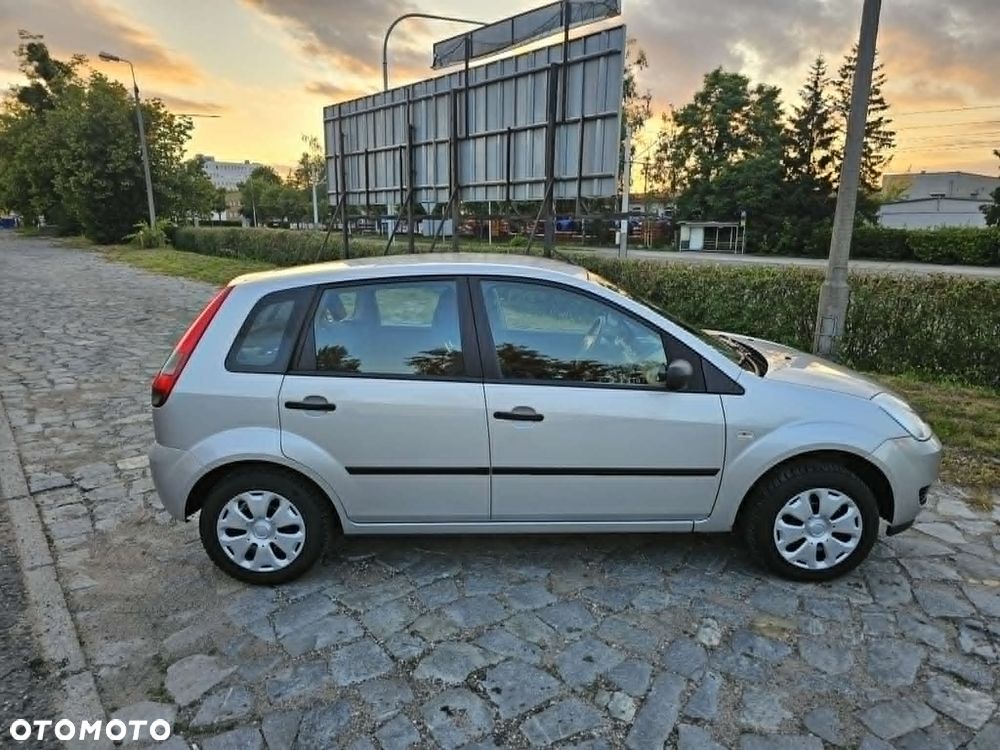 Ford Fiesta 1.4 Futura - 4