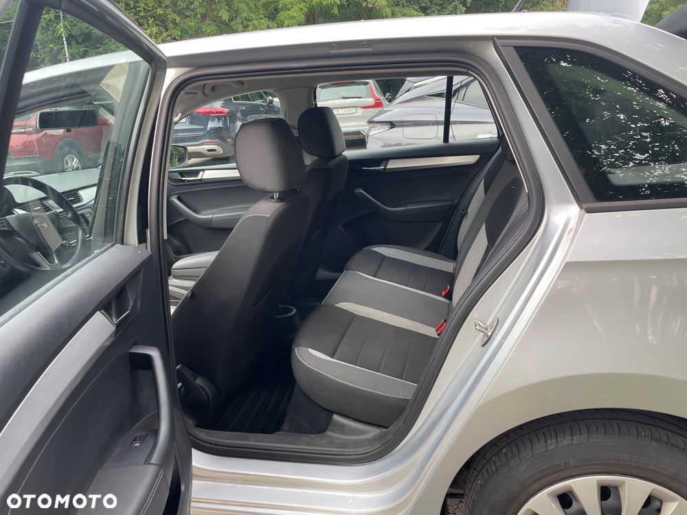 Skoda RAPID 1.0 TSI Ambition - 5