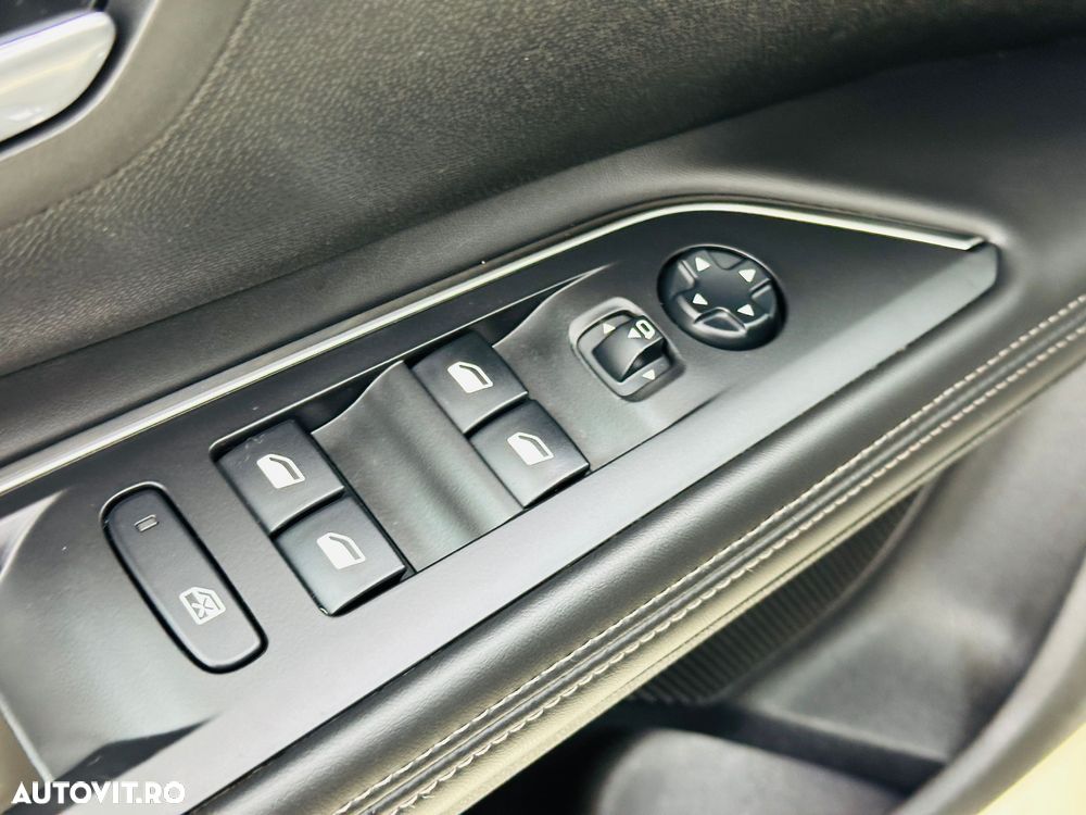 Peugeot 5008 PureTech 130 Allure - 12