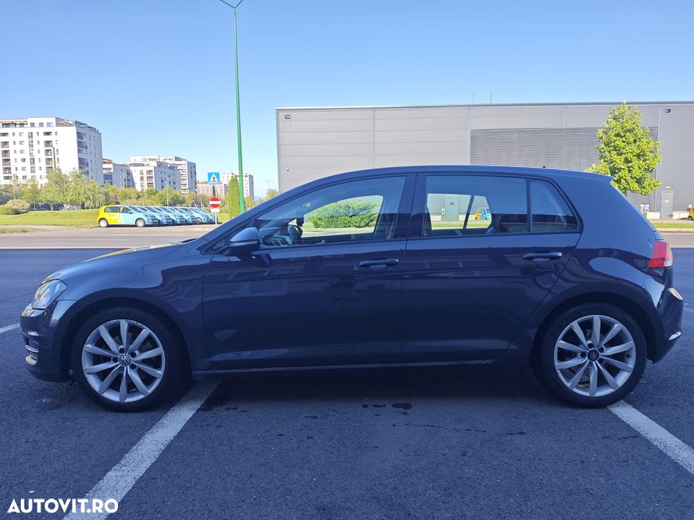 Volkswagen Golf - 10