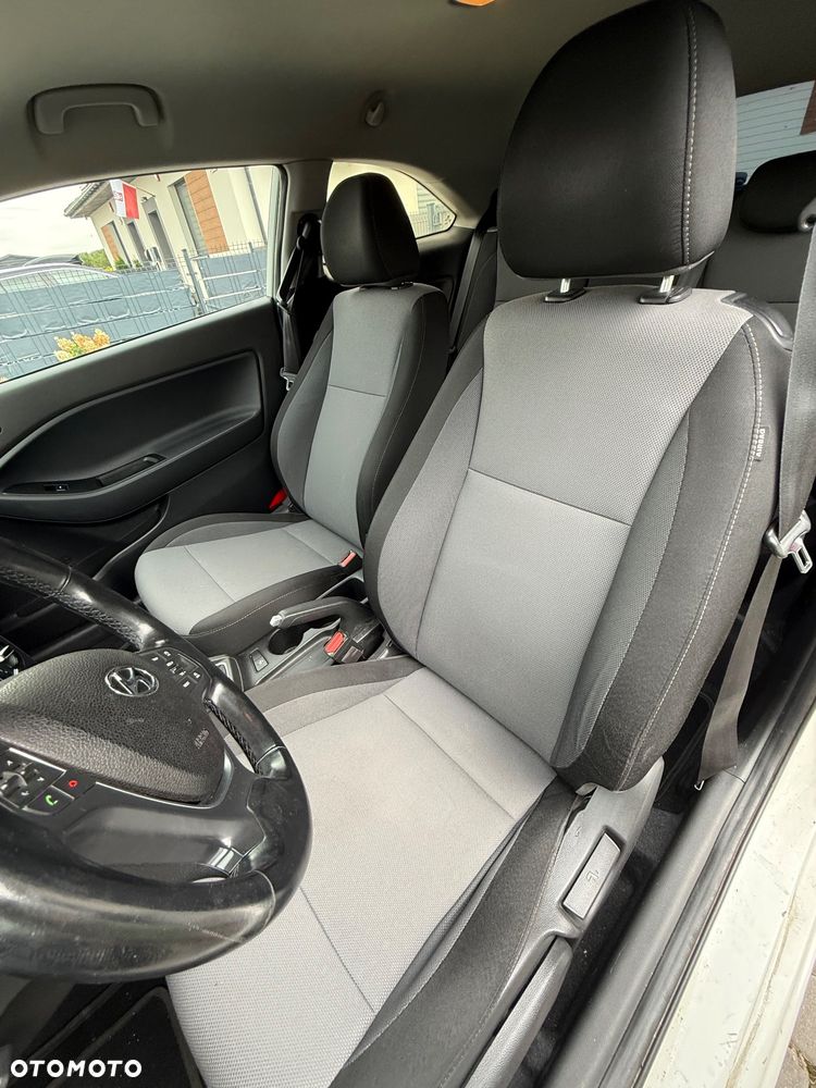 Hyundai i20 1.4 - 10