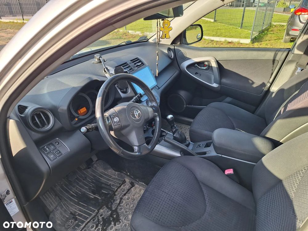 Toyota RAV4 2.2 D-CAT X - 11
