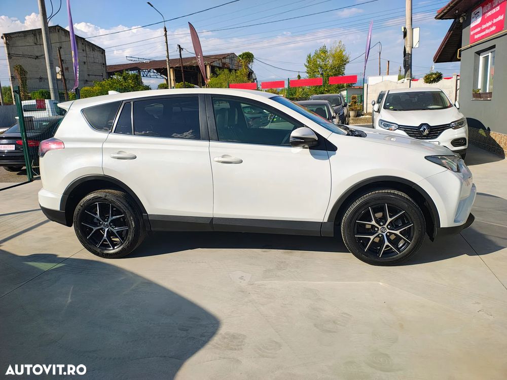 Toyota RAV4 2.0 D-4D 4x2 Start-Stop Executive - 25