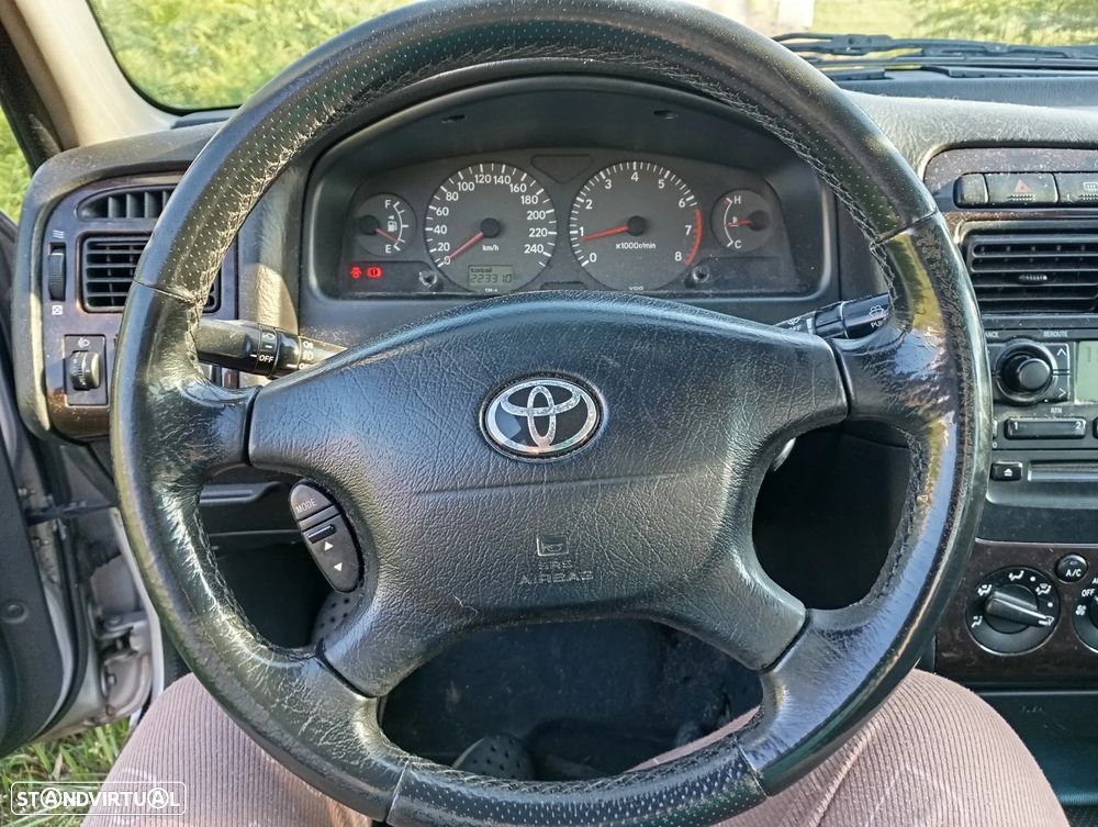 Toyota Avensis S/D 1.6 Executive - 3