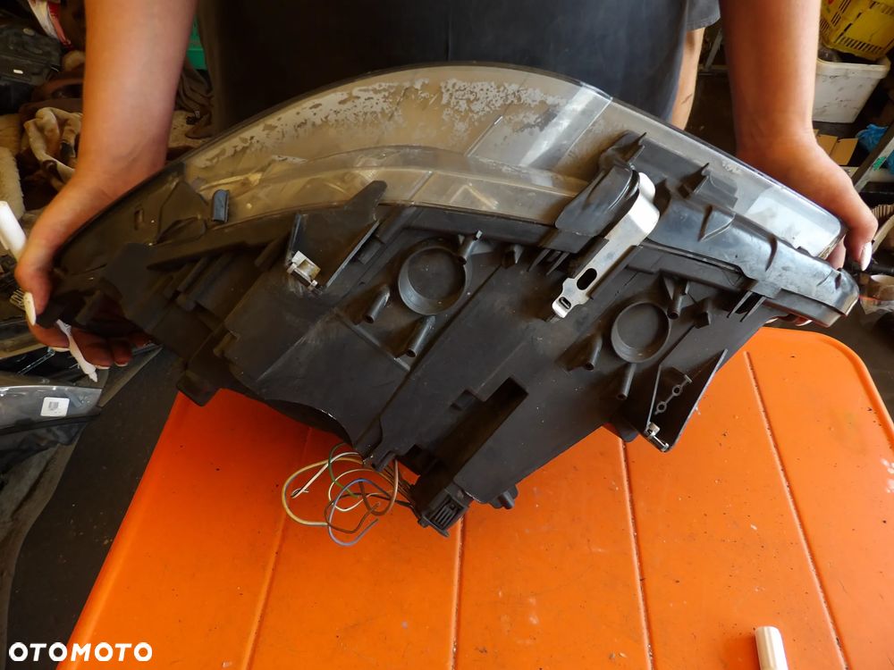 BMW - F10 - H7 - PĘKNIĘTE SZKŁO I OBUDOWA - PRAWA LAMPA PRZEDNIA - UK - 7203242 - 5