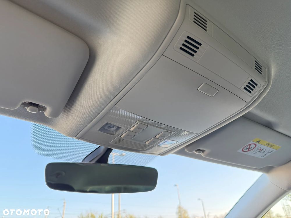 Volkswagen Passat 2.0 TDI SCR DSG Comfortline - 16