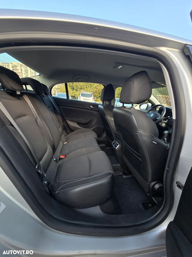 Renault Megane Blue dCi 116 Zen - 11