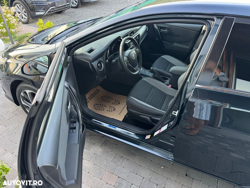 Toyota Auris 1.8 L VVT-i Hybrid Sol - 10