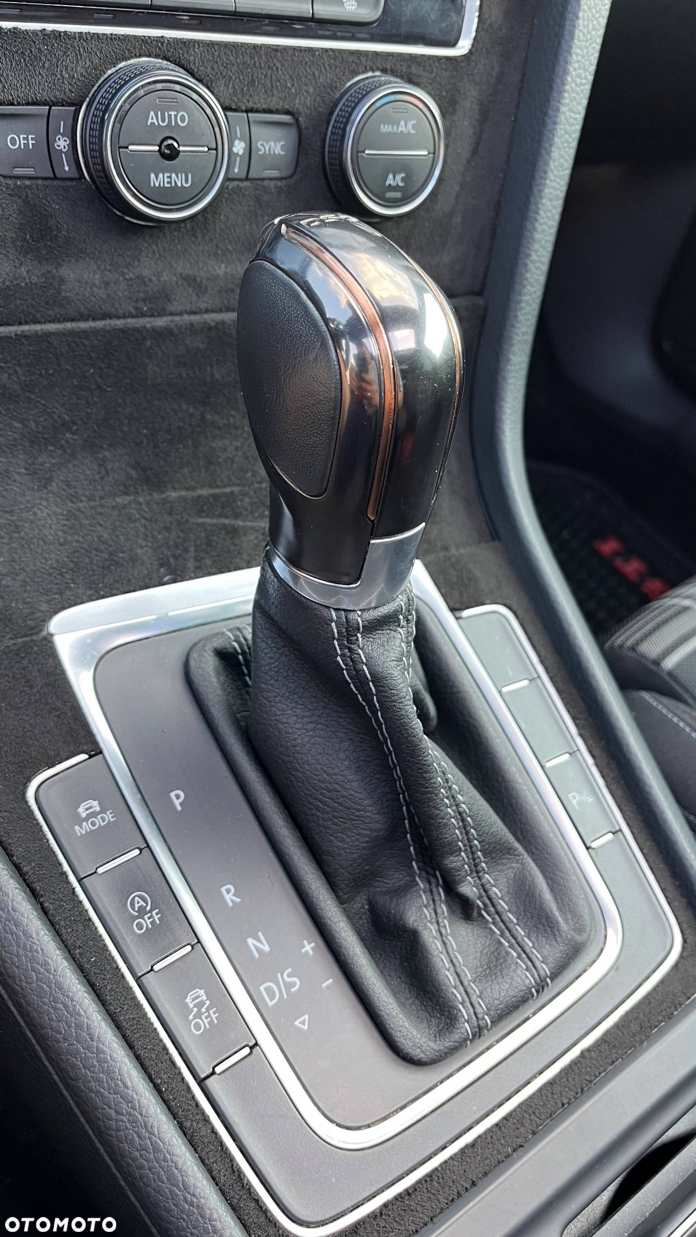 Volkswagen Golf - 12