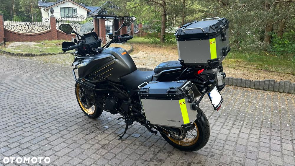 QJMOTOR SRT900SX - 4