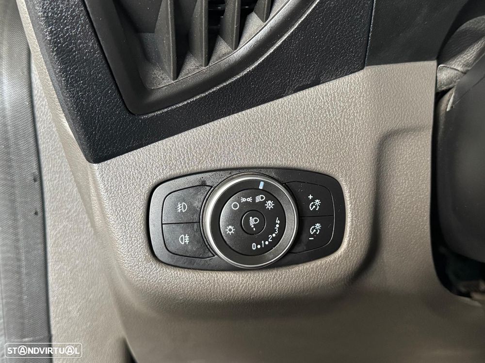 Ford Transit Connect - 23