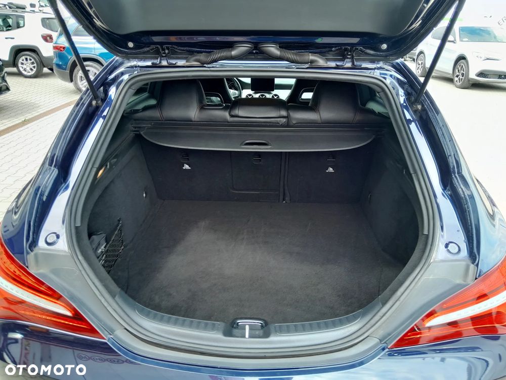Mercedes-Benz CLA 200 7G-DCT AMG Line - 19