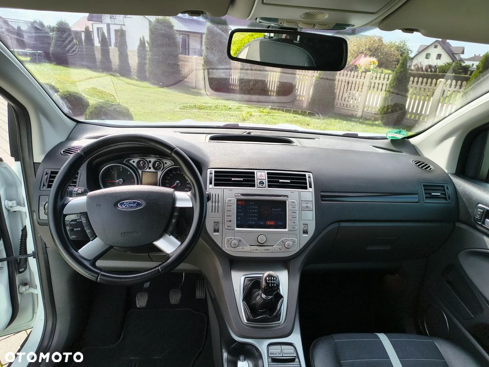 Ford Kuga 2.0 TDCi 2x4 Titanium - 25