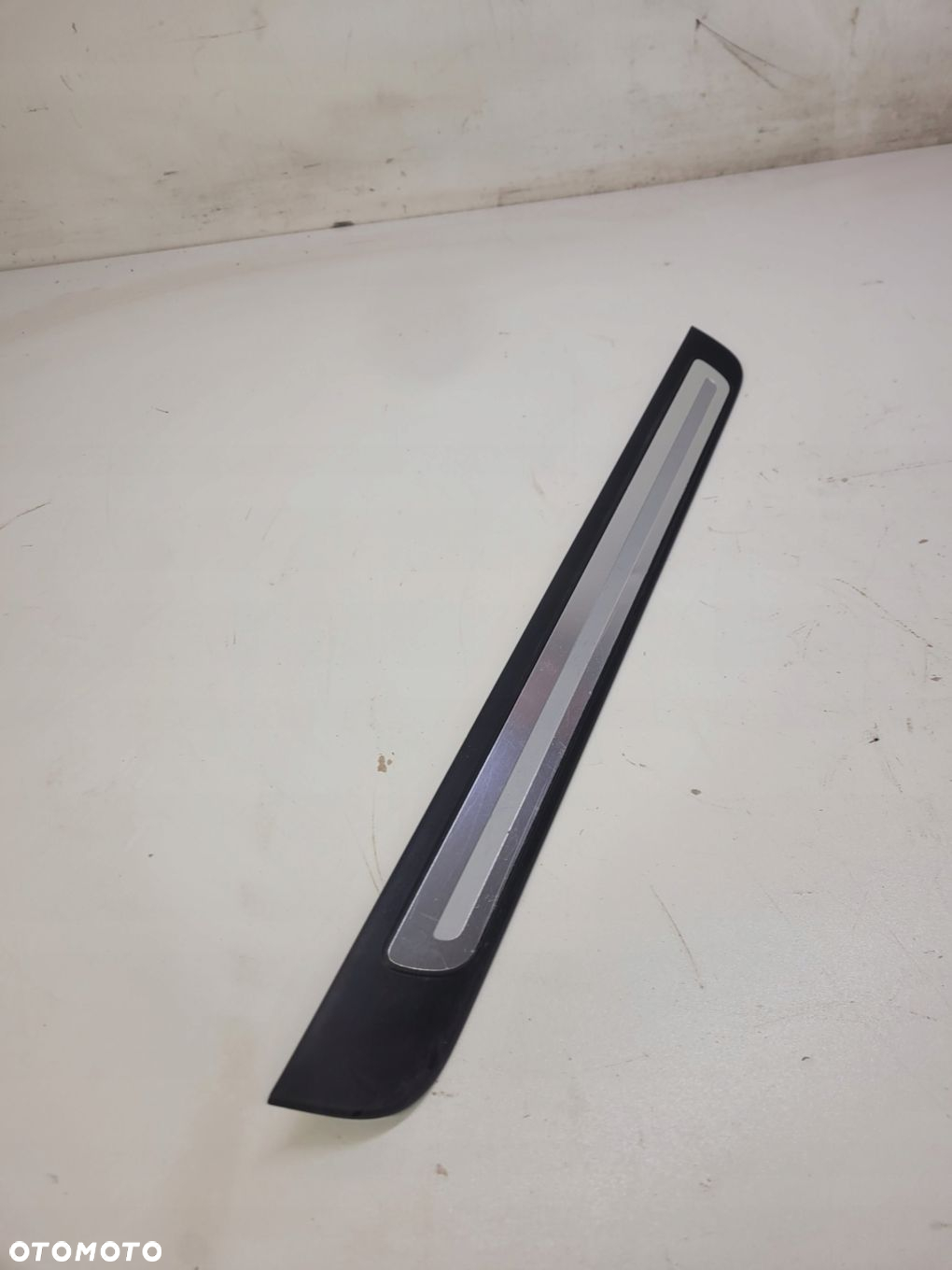 LISTWA PROGOWA PRAWY PRZÓD AUDI A4 B8 8K0853374 - 2