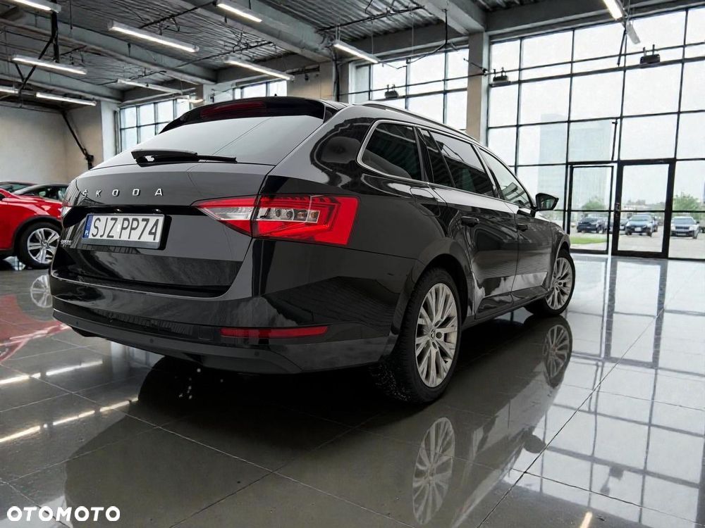 Skoda Superb 2.0 TDI DSG Style - 4