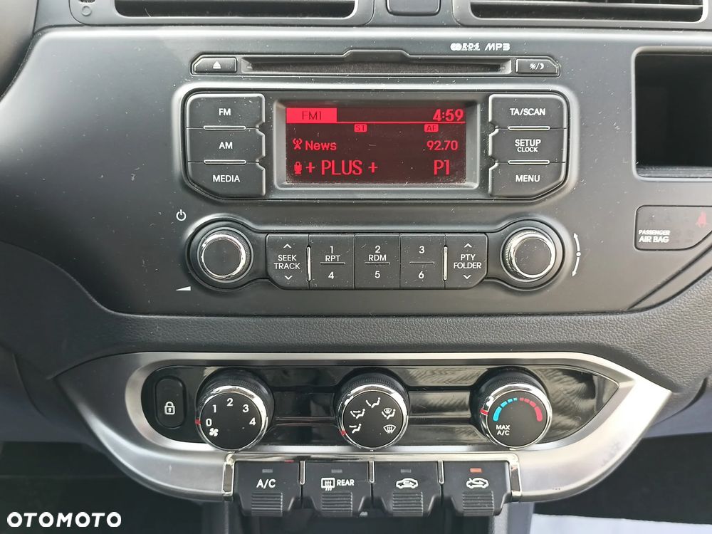 Kia Rio 1.2 Attract - 10