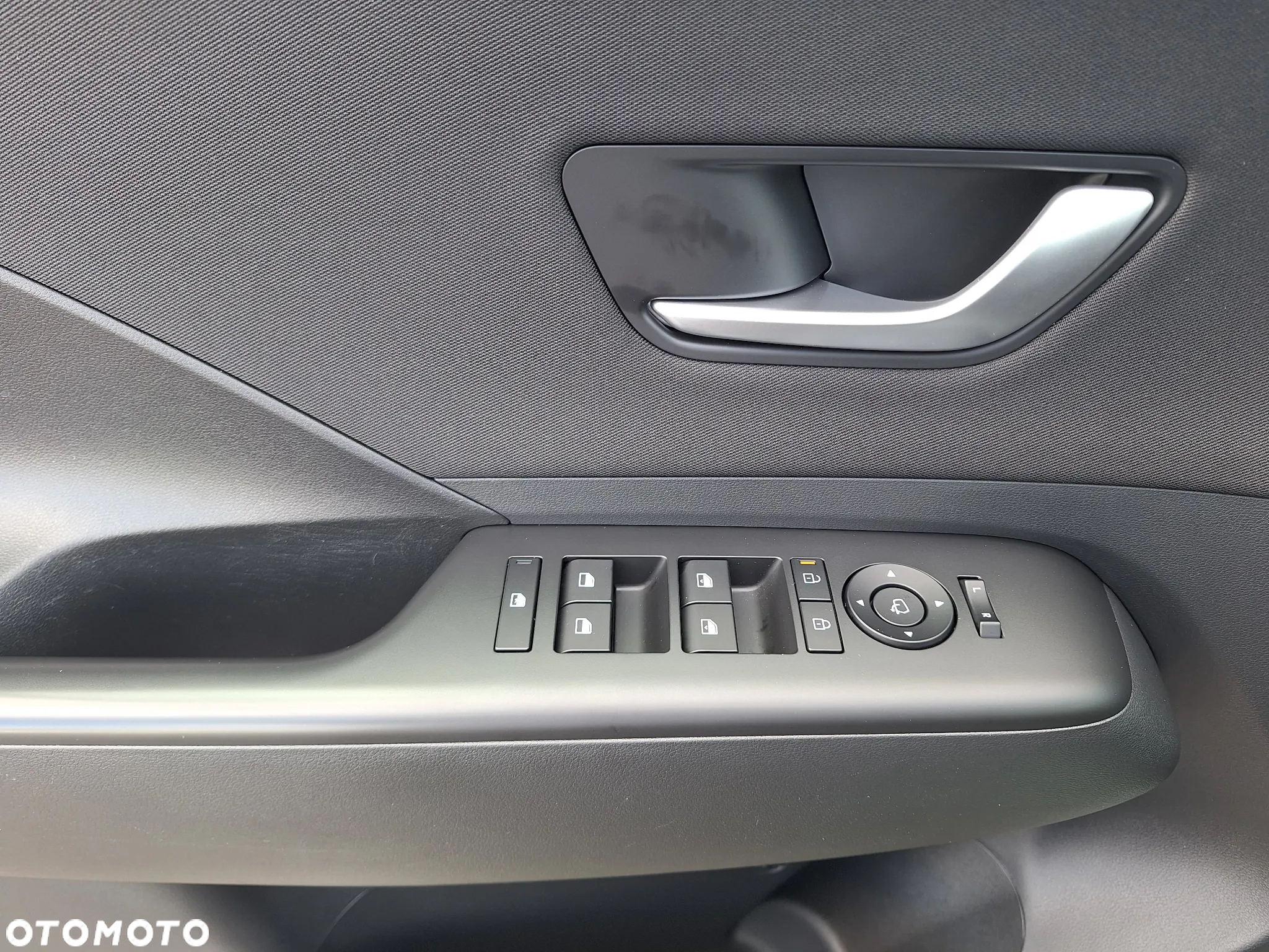 Hyundai Kona - 11