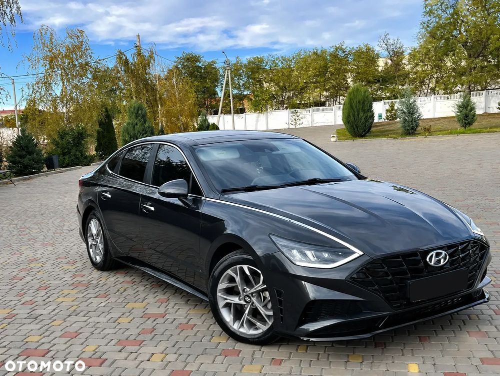 Hyundai Sonata - 1