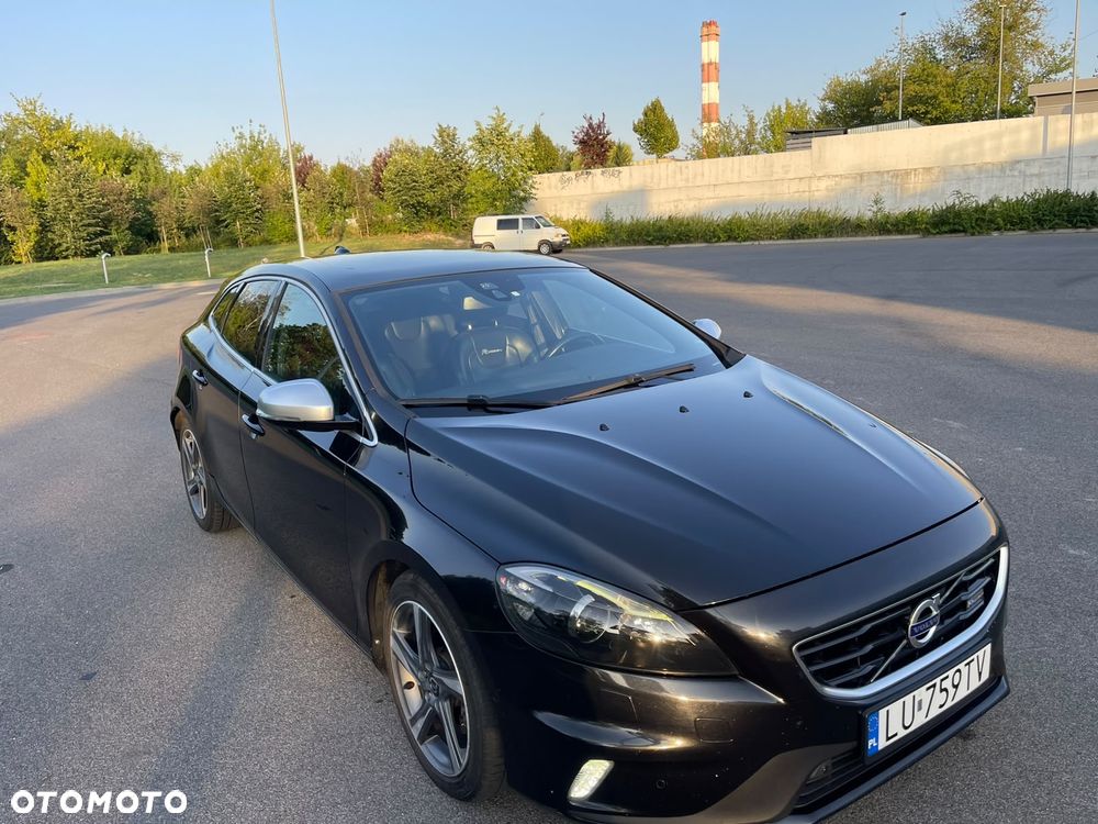 Volvo V40 D2 R-Design - 16