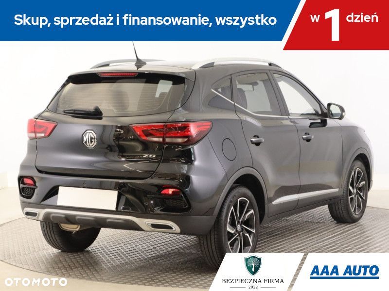 MG ZS - 6