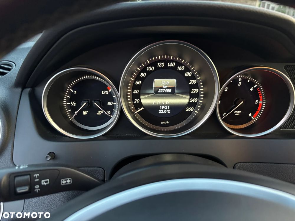 Mercedes-Benz Klasa C 200 CDI DPF Automatik BlueEFFICIENCY Special Edition - 14