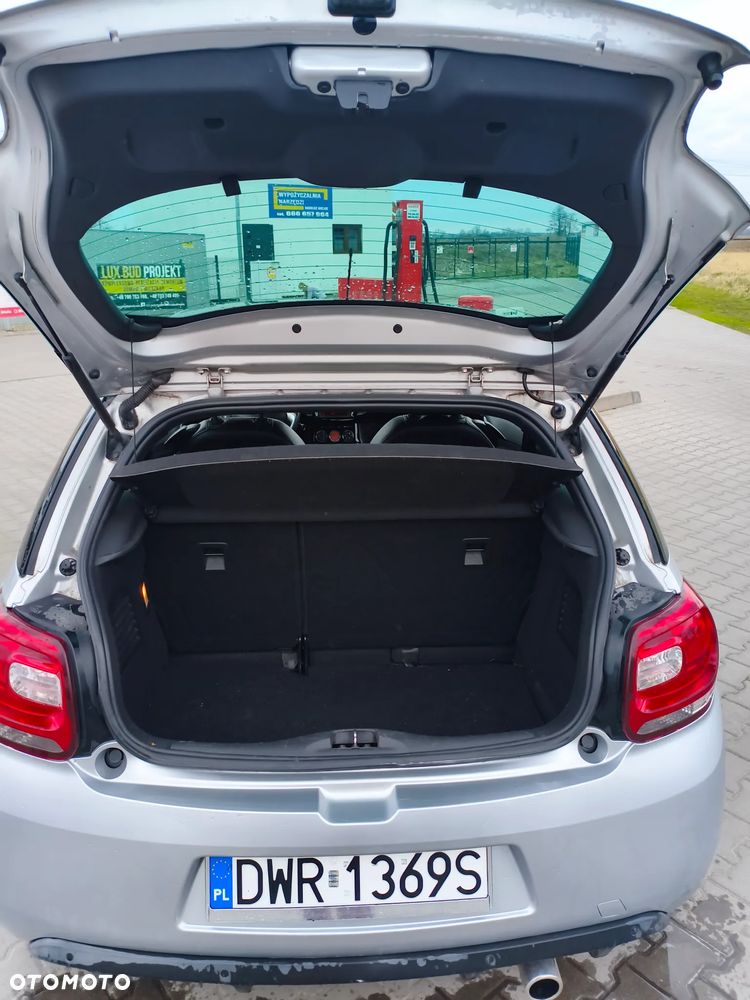 Citroën DS3 HDi 90 FAP SoChic - 11
