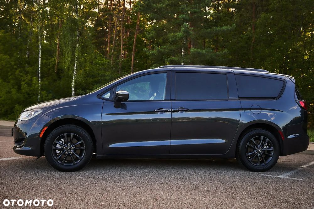 Chrysler Pacifica - 7