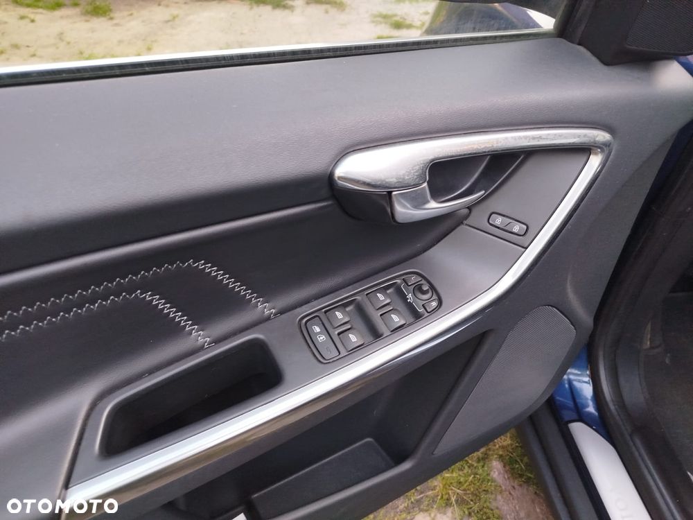 Volvo XC 60 - 25
