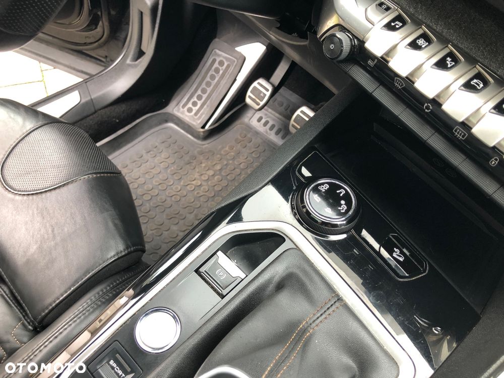 Peugeot 3008 BlueHDi 150 Stop & Start Business-Line - 26