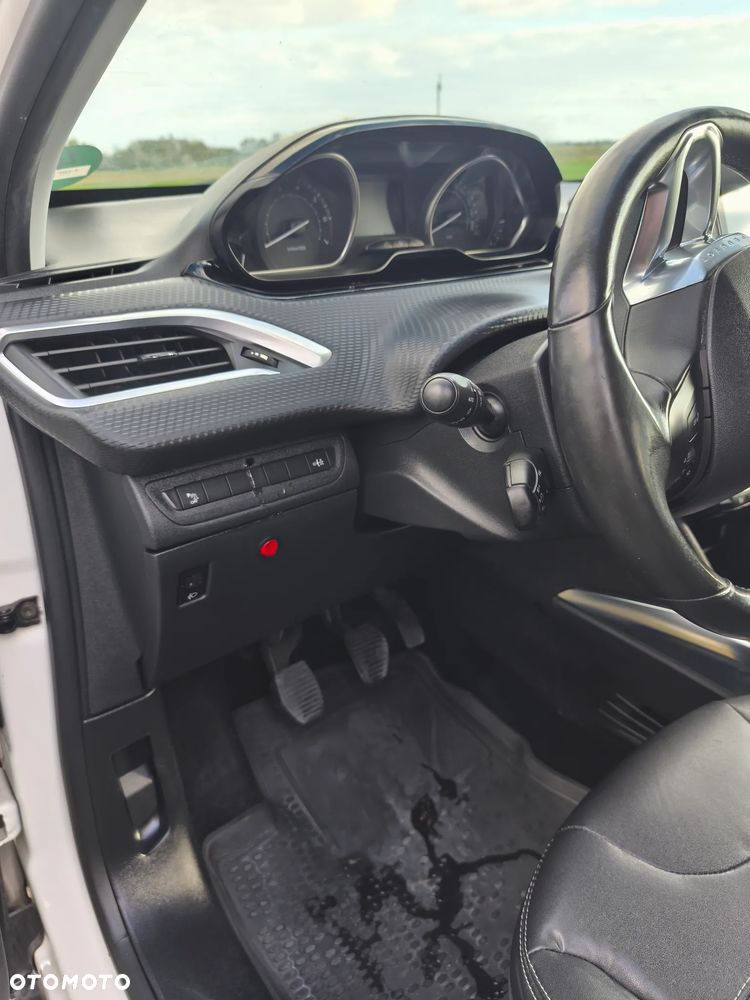 Peugeot 2008 1.6 VTi Allure - 8