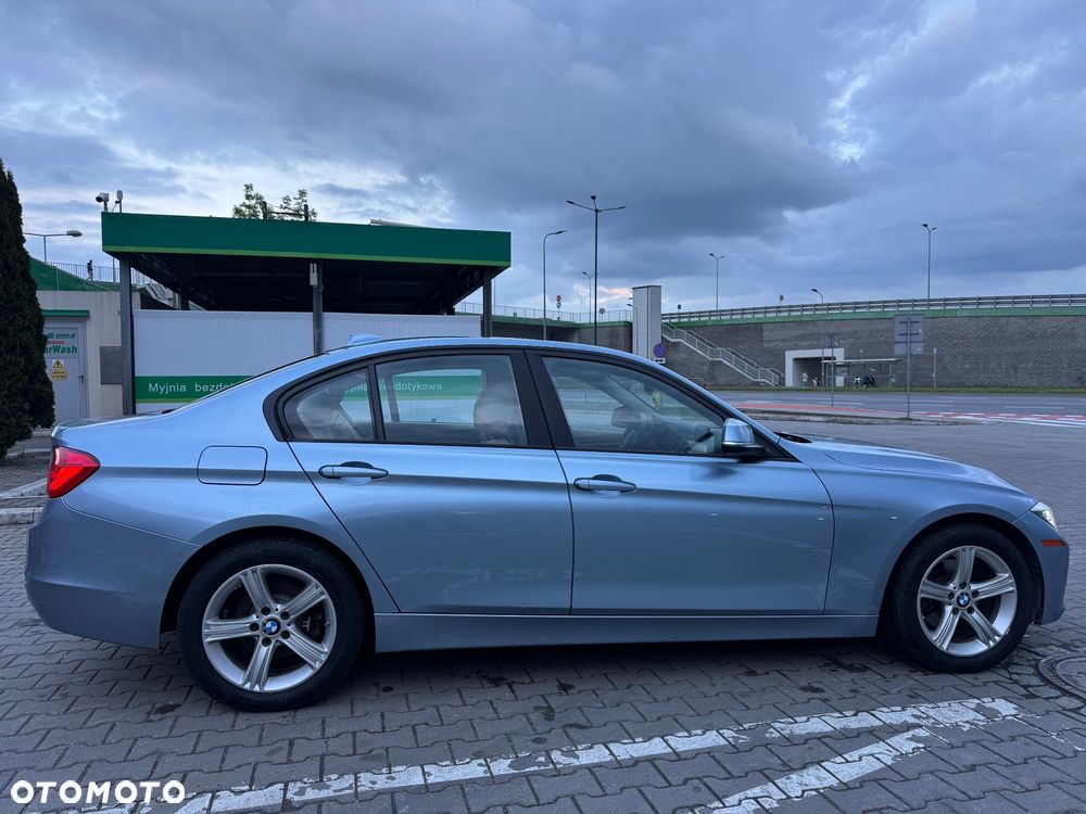 BMW Seria 3 328i xDrive - 7