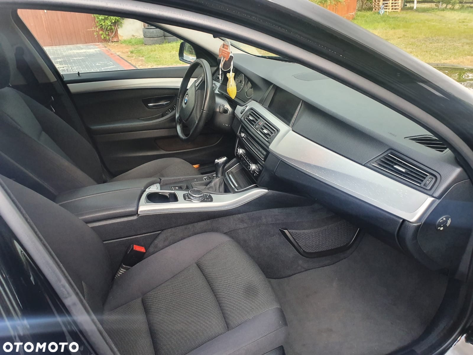 BMW Seria 5 518d - 14