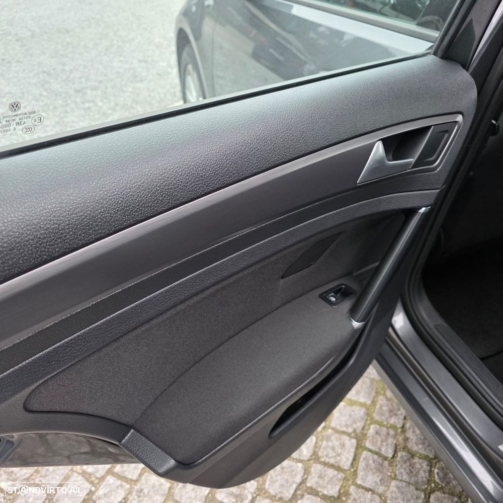 VW Golf Variant 1.6 TDi Confortline - 32