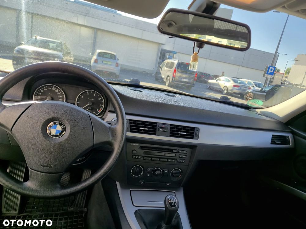BMW Seria 3 318i - 10