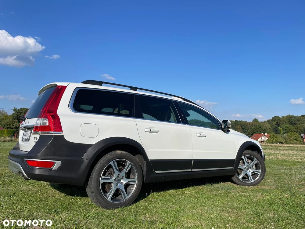 Volvo XC 70 T6 AWD Momentum - 28