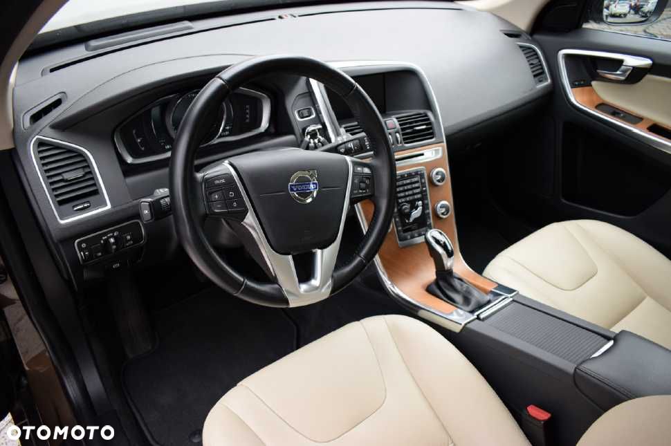 Volvo XC 60 - 4