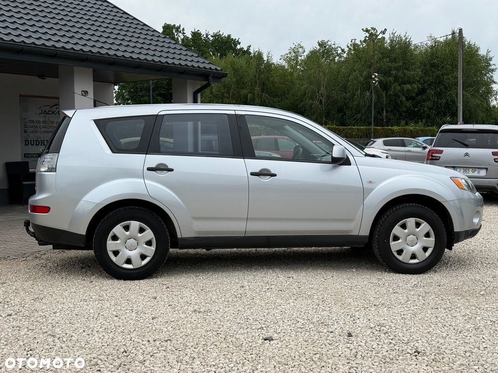 Mitsubishi Outlander 2.0 DID Intense + - 13