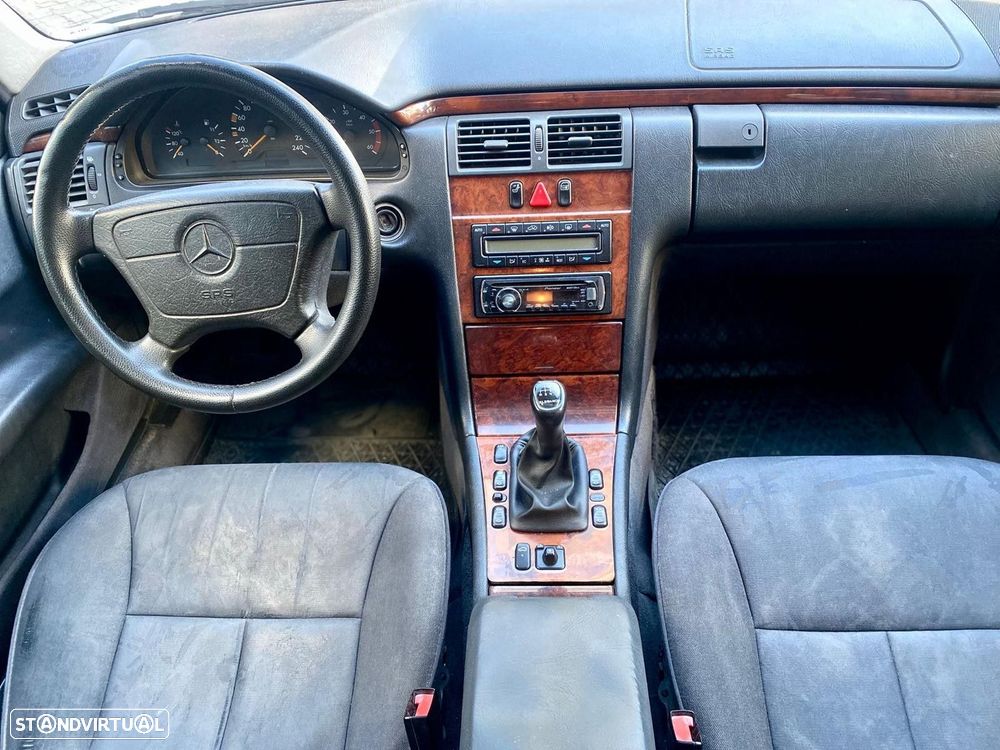 Mercedes-Benz E 220 CDI Elegance - 20