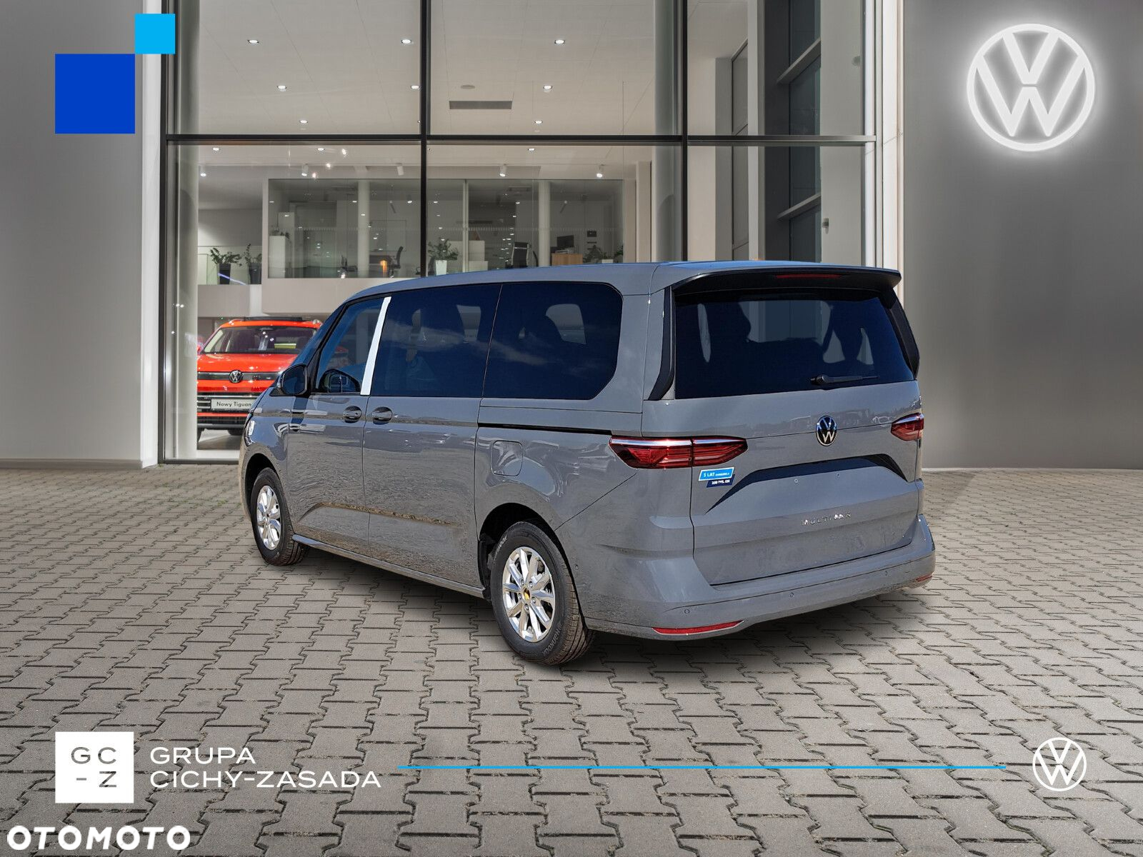 Volkswagen multivan Family L2 silnik: 2,0 l TDI SCR 150 KM / skrzynia biegów: 7-biegowa DSG rozstaw osi: 3124 mm - 3