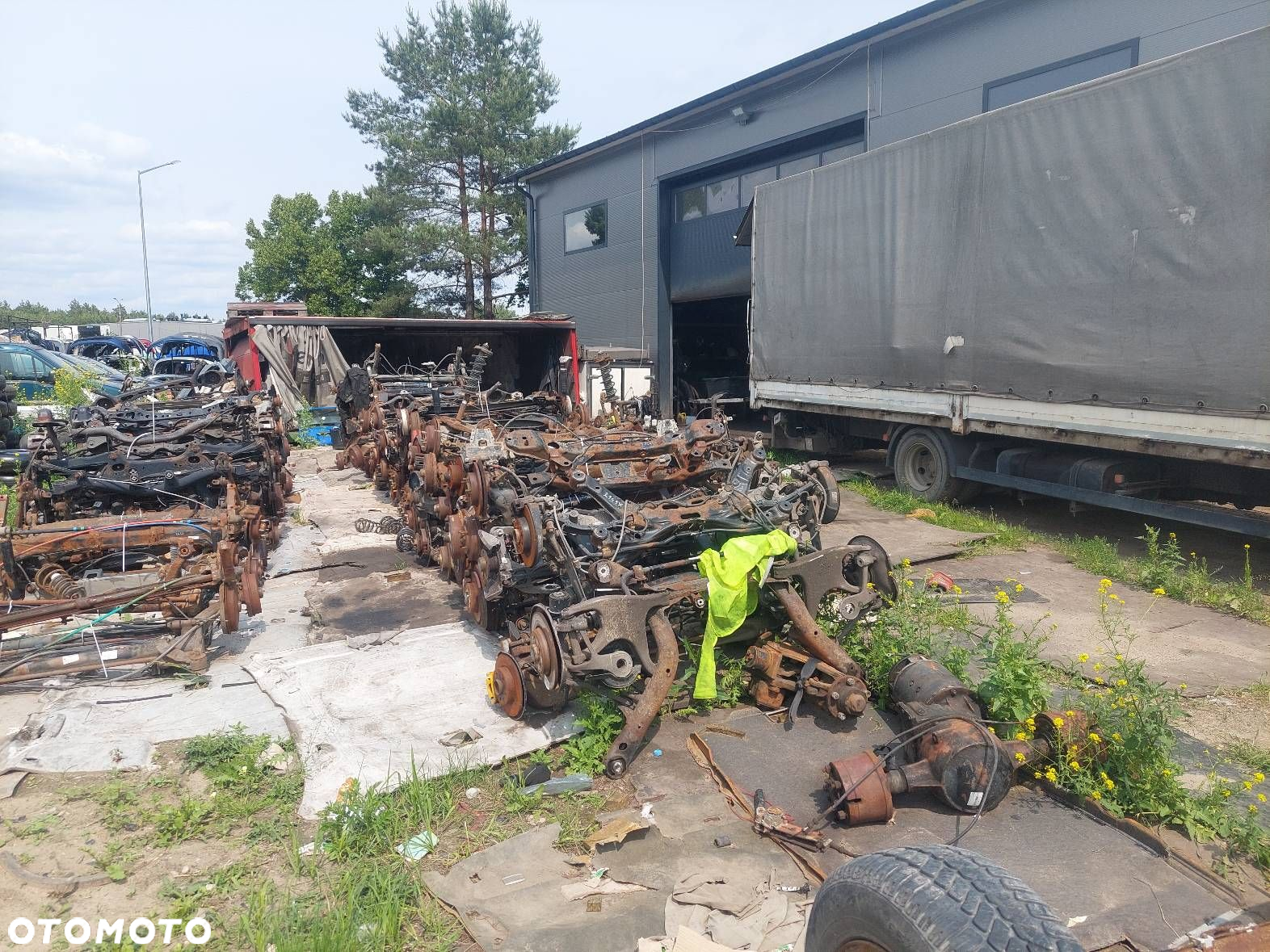 KOMPLETNE ZAWIESZENIE BELKA SANKI TYŁ AUDI A5 8T - 9